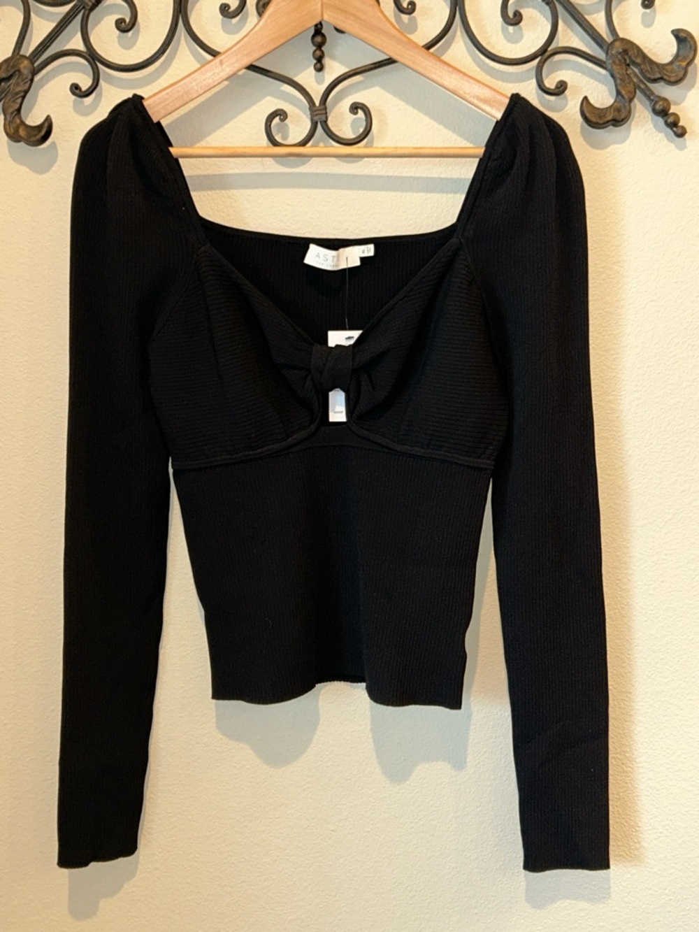 ASTR THE LABEL LONG SLEEVE TEXTURED TOP SIZE XL NWT